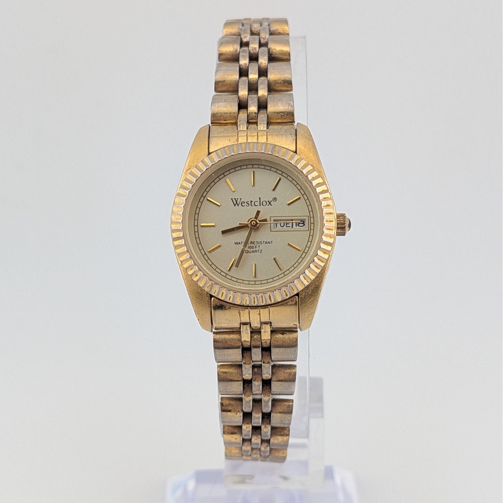 Westclox Day Date Gold Tone Fluted Bezel Quartz Watch 26mm Wr 100